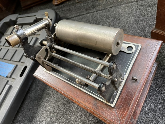 Very small cylinder machines