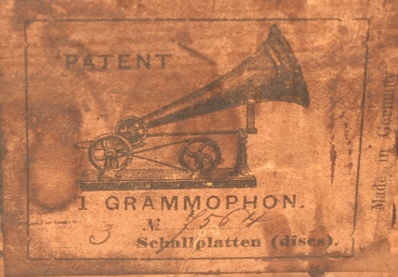 1890's K&R Grammophon Crate Label.jpg