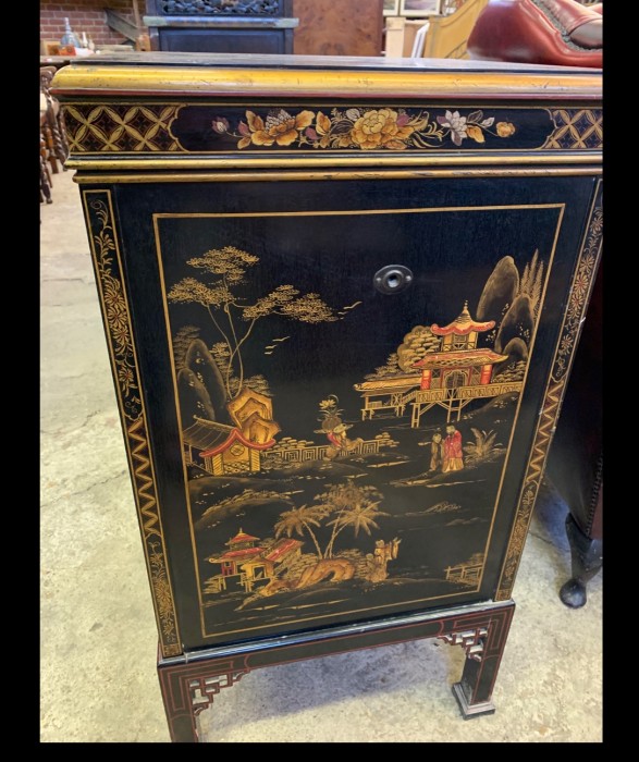 HMV chinoiserie case by Waring &amp; Gillow2
