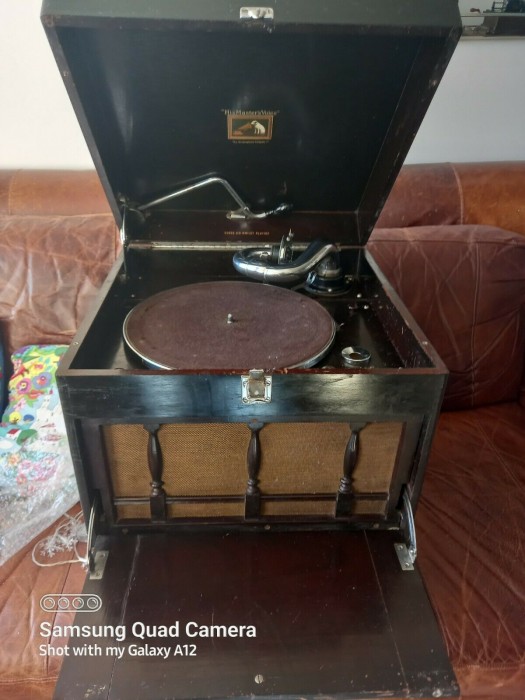 hmv113.jpg