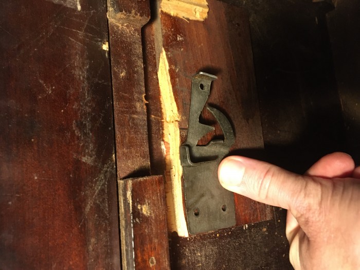Lid support bracket2.JPG