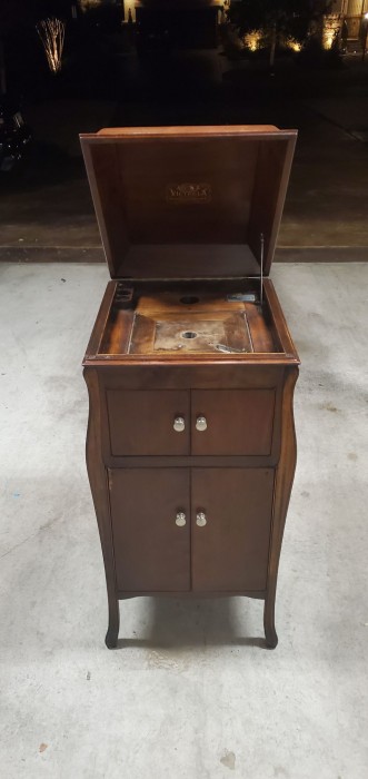Machine with open motorboard cavity after cleaning