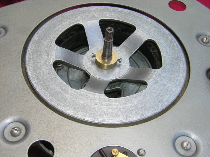 Tapered shaft/turntable joint ? Hard to be sure from photo.