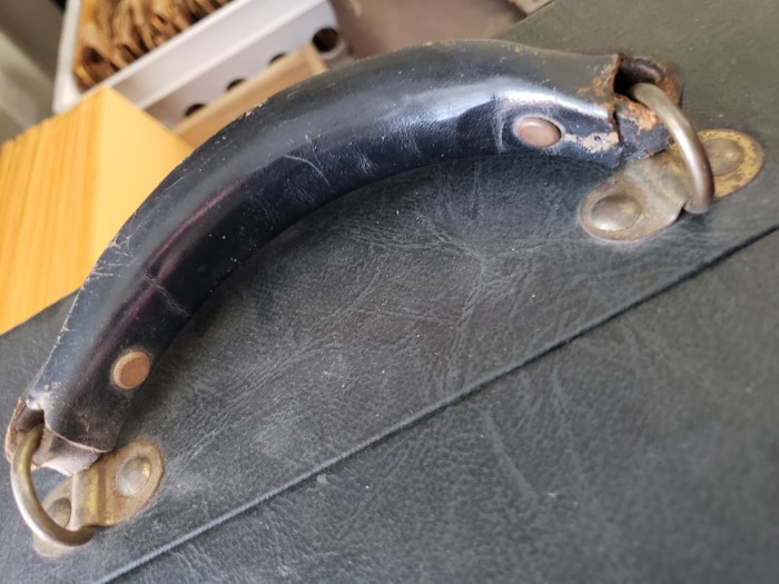 leather handle.jpg