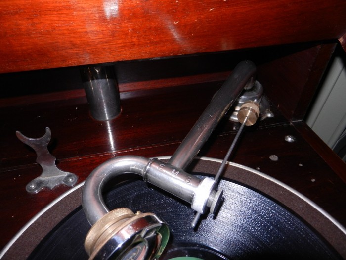 Tone Arm Pivot.jpg