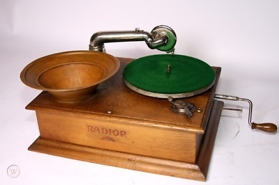 radior-combinaton-phonograph-pathe_1_4594e806021c907a203e6bc9fae8d492.jpg