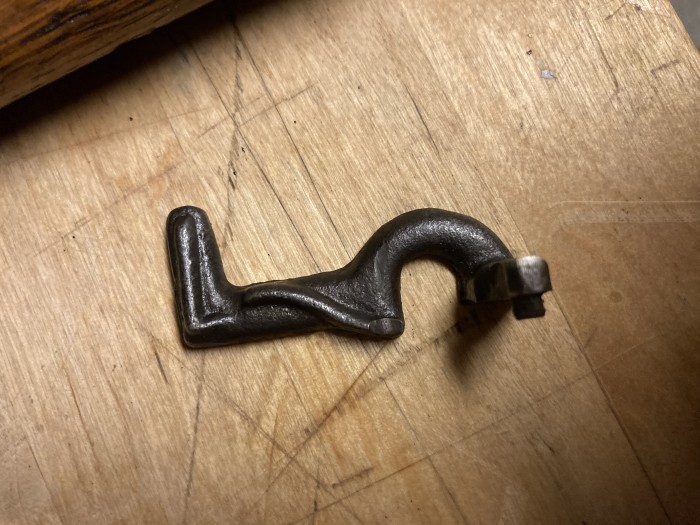I guess this is the brake but how do I attach it to the motor?