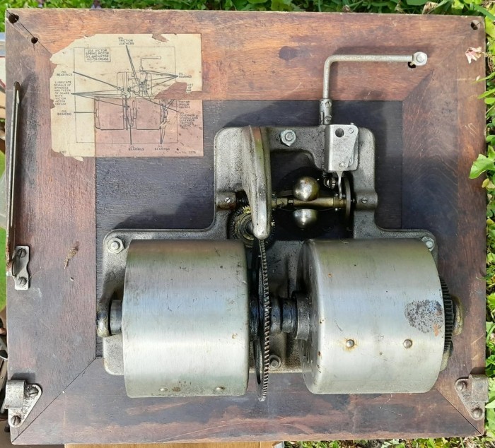 Victor 4 spring motor.jpg