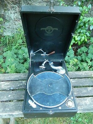 Columbia-206-Portable-Gramophone-Columbia-HMV-102.jpg