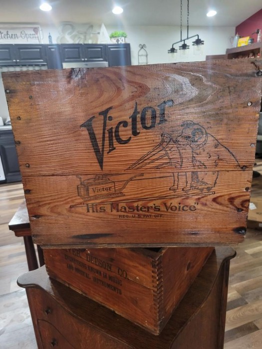 victor box 1.jpg