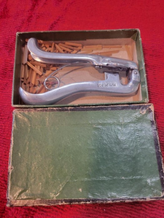 needle cutter 3.jpg