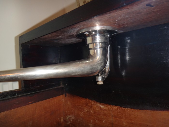 Inverted tonearm.