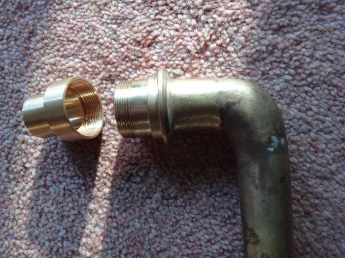 3. Extended spigot to produce air-tight connection under ball bearing.