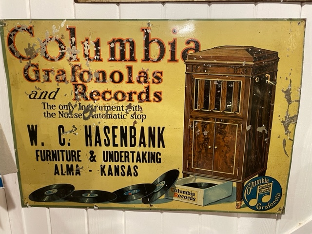 Columbia Sign.jpg