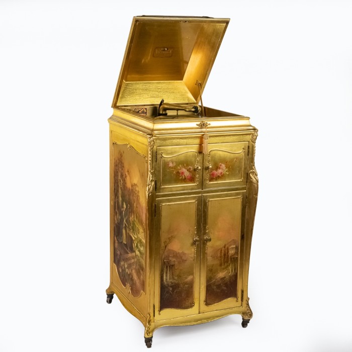 Lot #1050 - RARE Victor XVI VERNIS MARTIN Art Case Phonograph