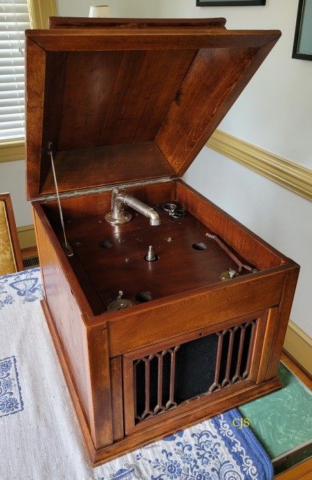 Aeolian Table Top 04.04.23.jpg