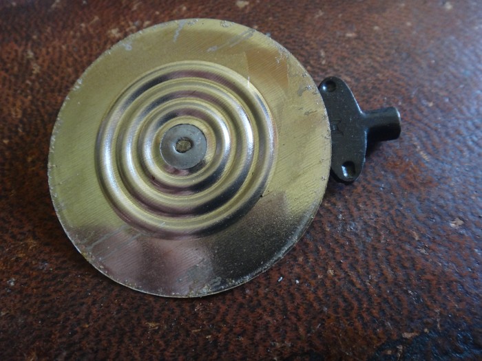 Three-piece diaphragm.
