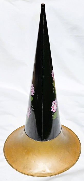 4. Painted Flower Horn