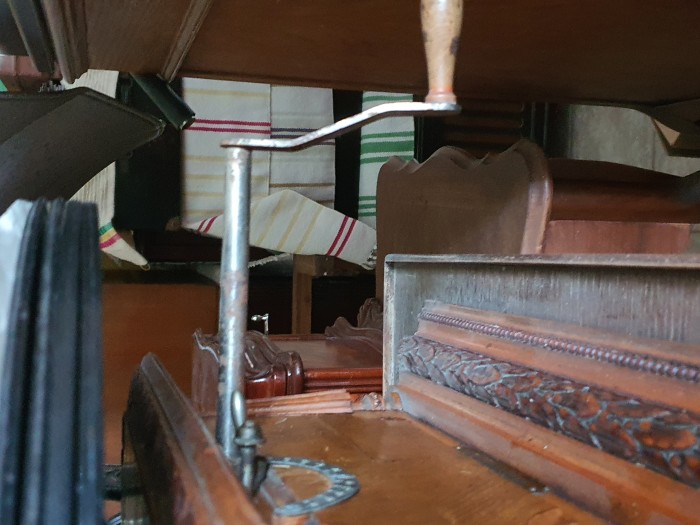 Pathé 12 Winder.jpg
