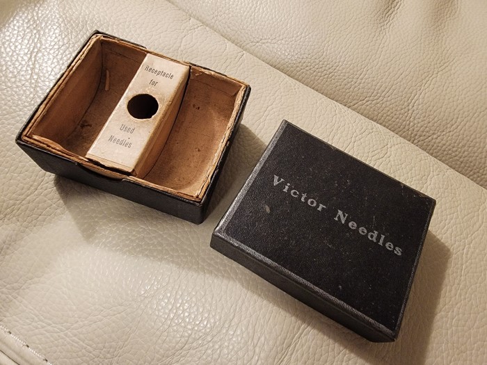 Needle box 2.jpg