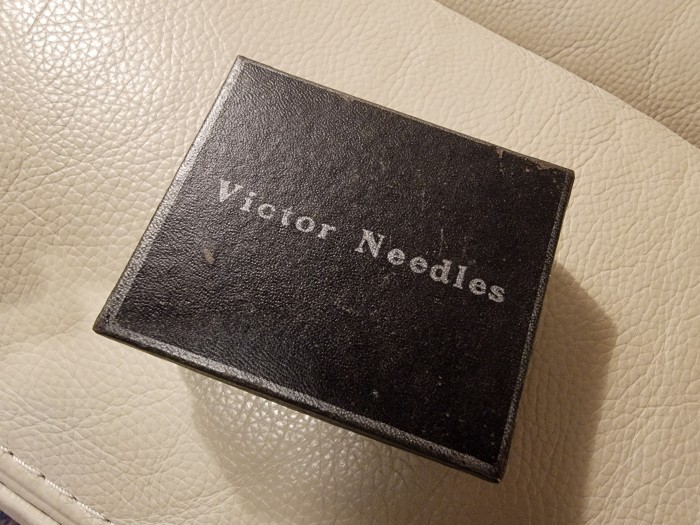 Needle box 1.jpg