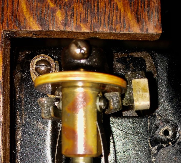 Speed adjusting screw.jpg