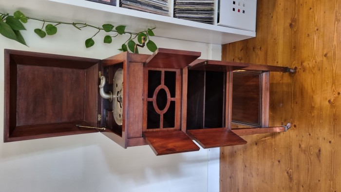 Front with drawers open