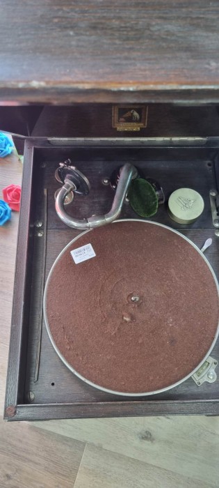 Another gramophone