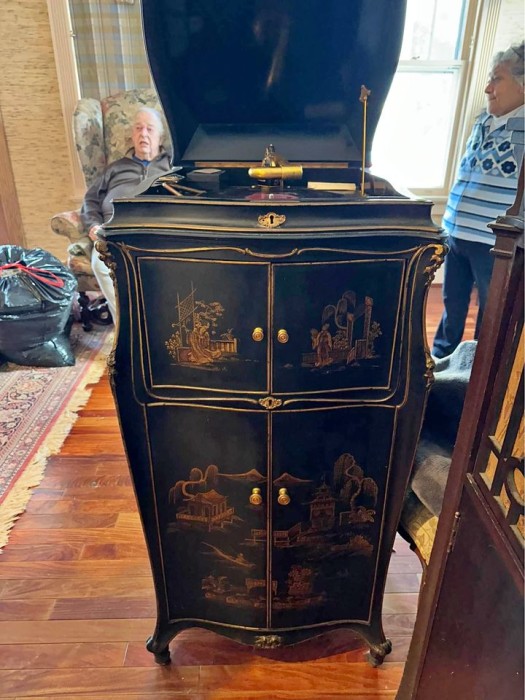 a victrola.jpg