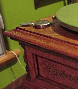 Zonophone brake 2.jpg