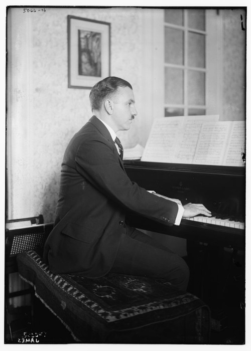 Lewis_James_in_1919.jpg