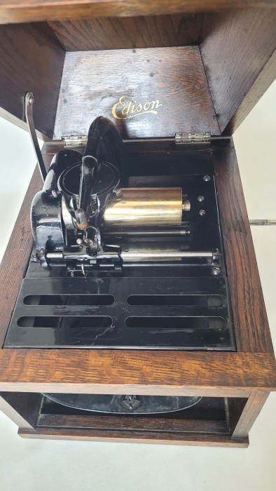 Babson Amberola (6).jpg