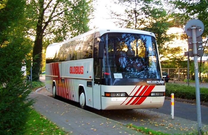 153GlobusBus.jpg