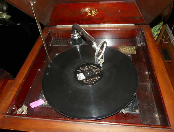 Pathe with 14 inch record.JPG