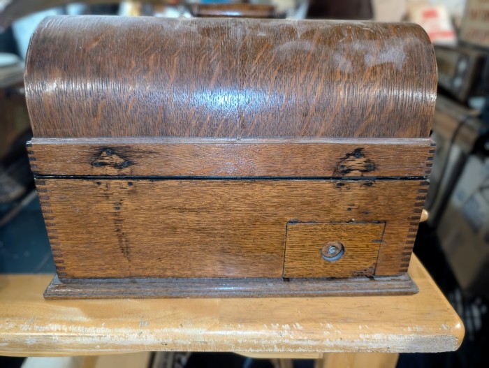 Mystery Edison 1.jpg