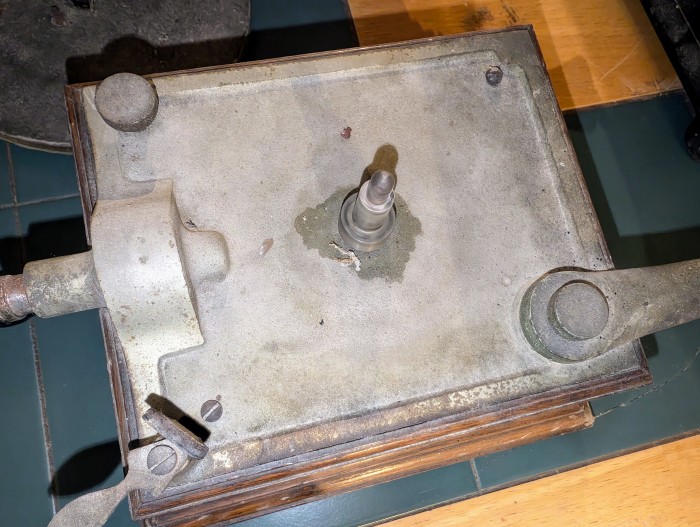 Mystery Phonograph 5.jpg