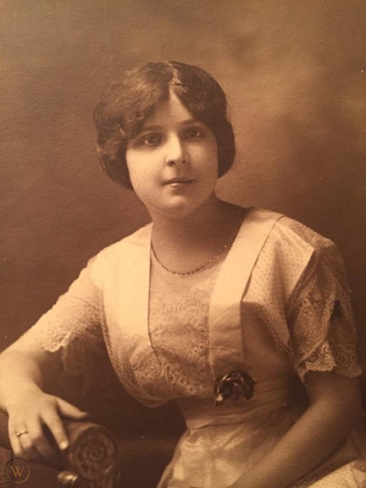 Baker, Elsie, young.jpg