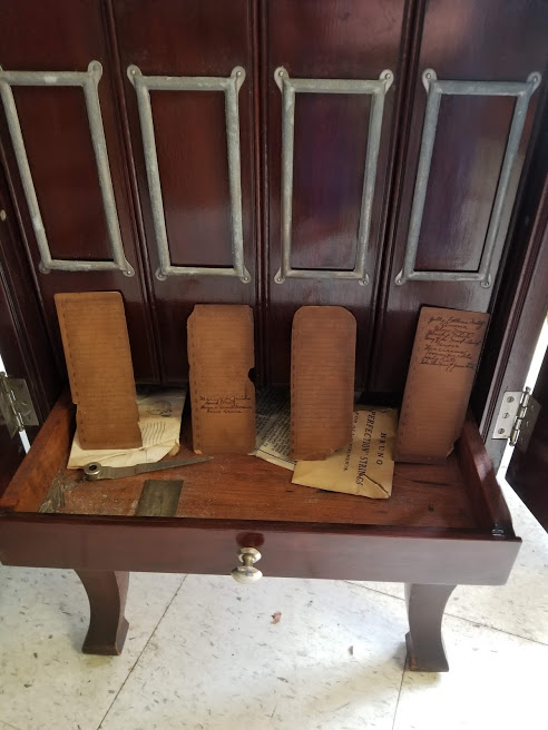 Early Grafonola with Labels.jpg