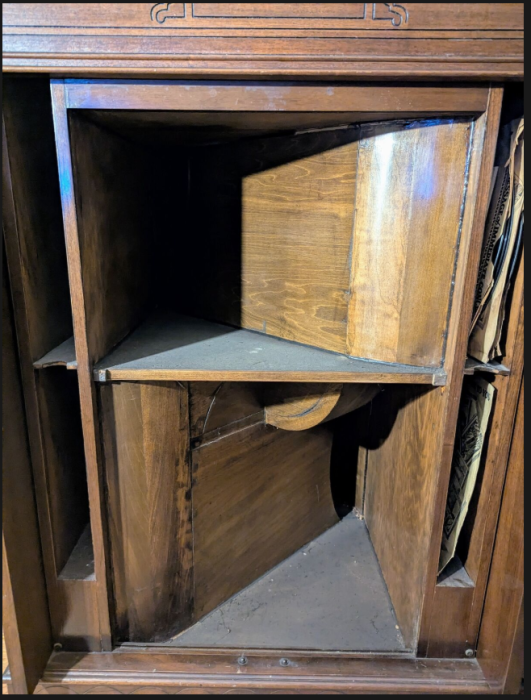 800 front horn photo.png