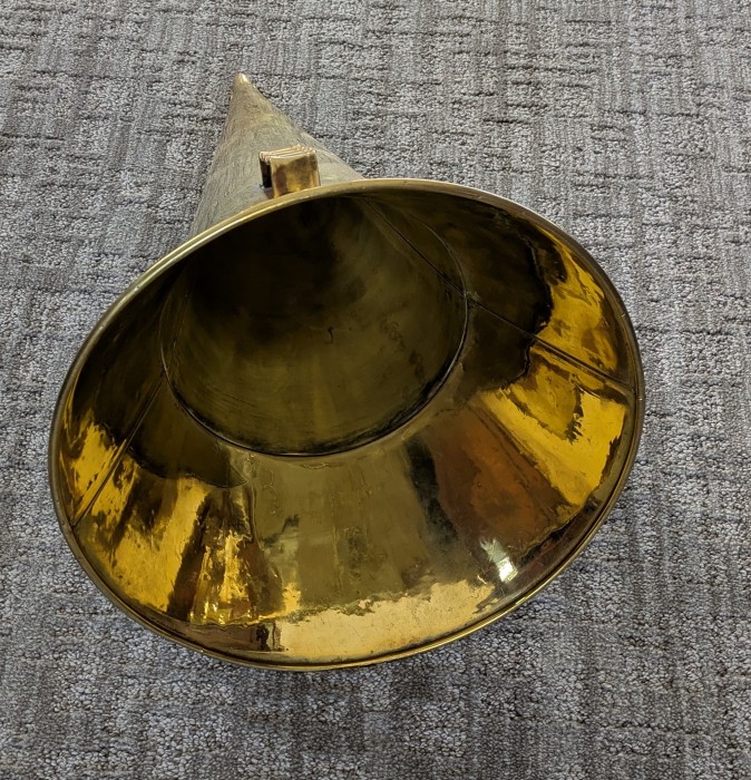 Horn (2).jpg