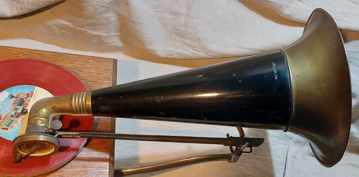 Victor E 45582 B.jpg