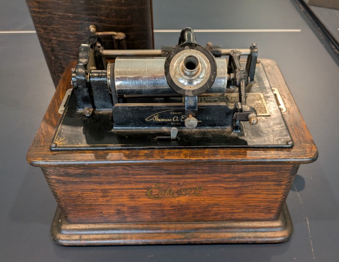 Edison Standard (1).jpg