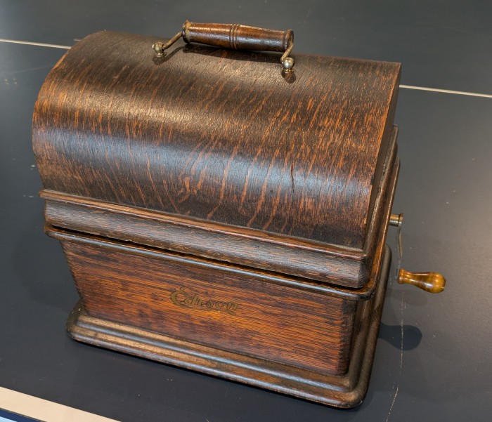 Edison Standard (3).jpg