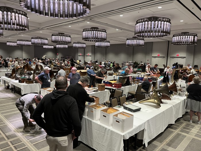 APSexpo.jpg