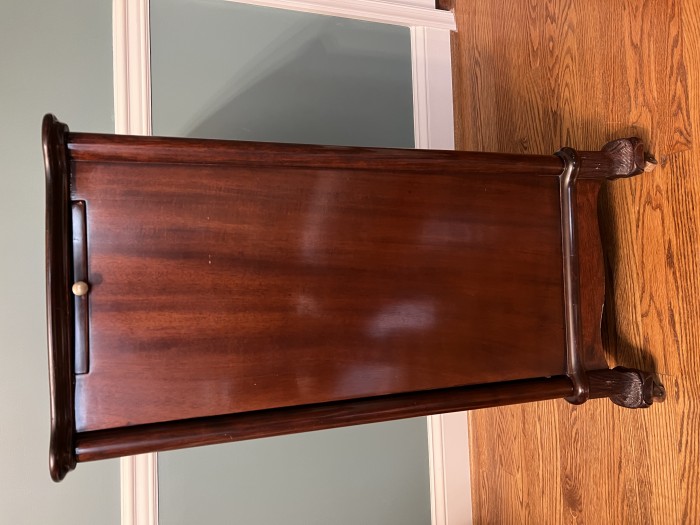 Left Side / Pullout