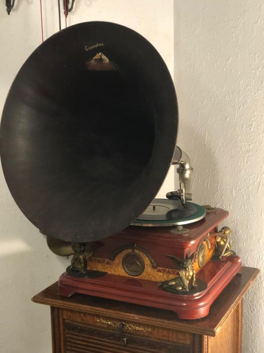 1910_Spanish Gramophone.jpg