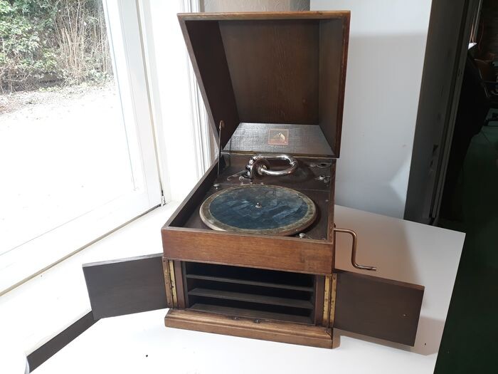 His-Masters-Voice-Elektri-grammofoon-78-rpm-Grammophone-player_1596814732_5054.jpg