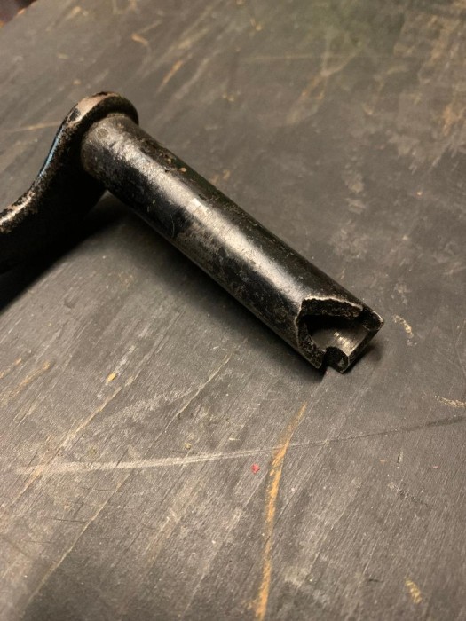 Edison Cast Crank_Broken.jpeg